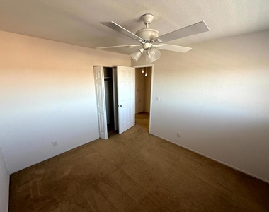 18769 Eisenhower Street - Photo Thumbnail 10