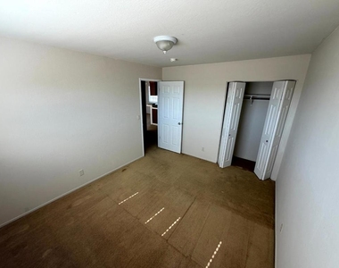 18769 Eisenhower Street - Photo Thumbnail 18
