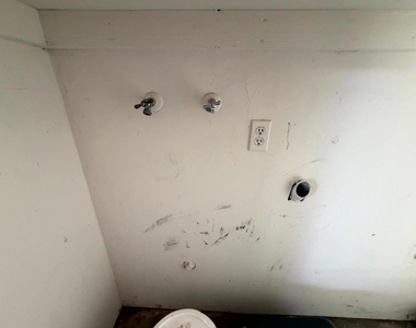18769 Eisenhower Street - Photo Thumbnail 19