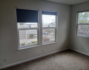 406 Coronado Street - Photo Thumbnail 18