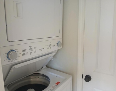 406 Coronado Street - Photo Thumbnail 12