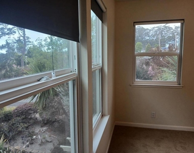 406 Coronado Street - Photo Thumbnail 16