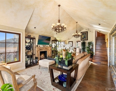 486 Holly Street - Photo Thumbnail 4