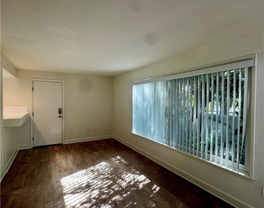 970 Glenneyre Street - Photo Thumbnail 7