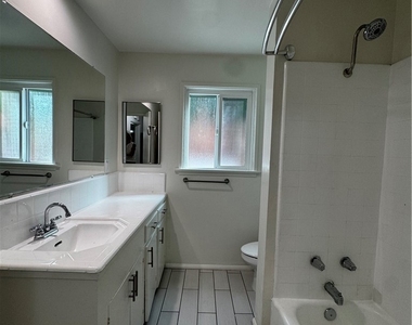 970 Glenneyre Street - Photo Thumbnail 14