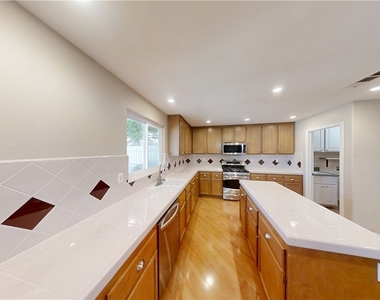 13506 Margaret Lane - Photo Thumbnail 10