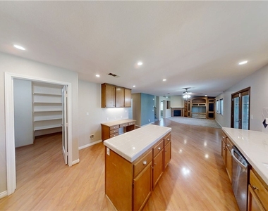 13506 Margaret Lane - Photo Thumbnail 7