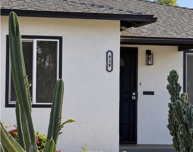 938 College - Photo Thumbnail 15