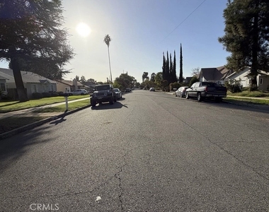 938 College - Photo Thumbnail 16