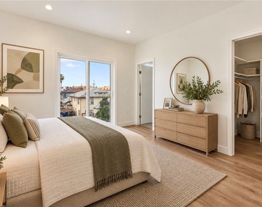 4557 W 18th Street - Photo Thumbnail 5