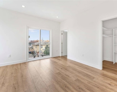 4557 W 18th Street - Photo Thumbnail 14