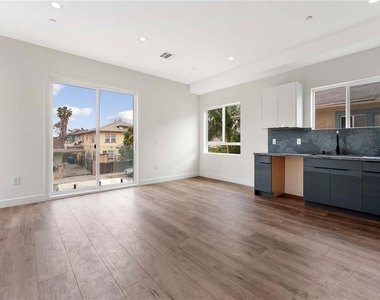 4557 W 18th Street - Photo Thumbnail 7