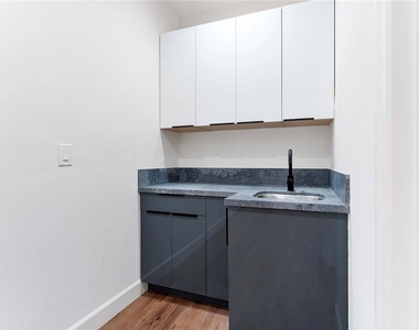 4557 W 18th Street - Photo Thumbnail 22