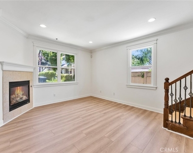 1590 Locust - Photo Thumbnail 3