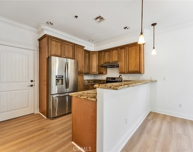 1590 Locust - Photo Thumbnail 10