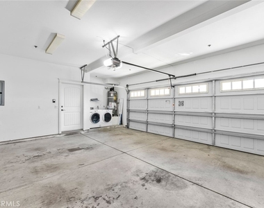 1590 Locust - Photo Thumbnail 24