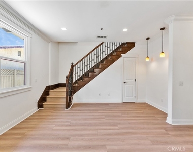 1590 Locust - Photo Thumbnail 2