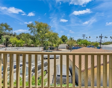 1590 Locust - Photo Thumbnail 23