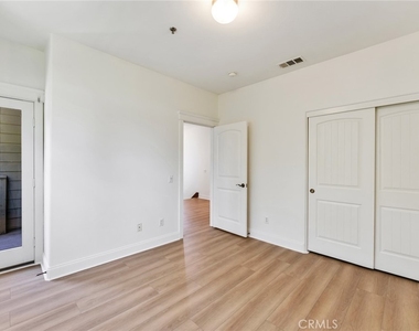 1590 Locust - Photo Thumbnail 15