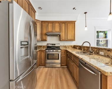 1590 Locust - Photo Thumbnail 6