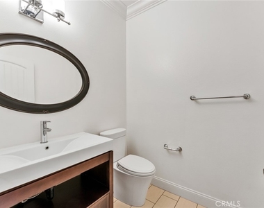 1590 Locust - Photo Thumbnail 9