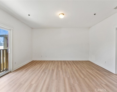 1590 Locust - Photo Thumbnail 19