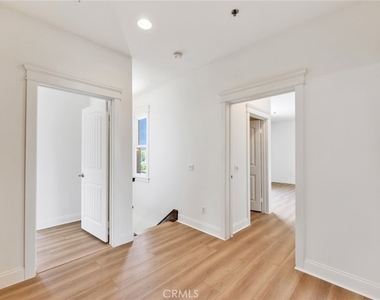 1590 Locust - Photo Thumbnail 12