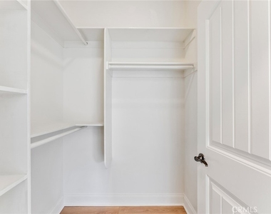 1590 Locust - Photo Thumbnail 18
