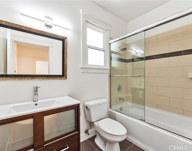 1590 Locust - Photo Thumbnail 13