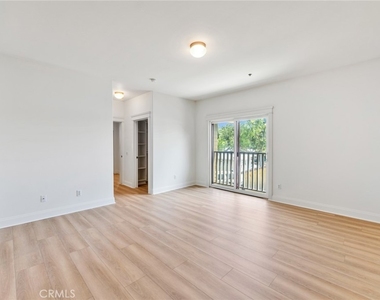 1590 Locust - Photo Thumbnail 20