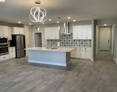 1850 Morello Drive - Photo Thumbnail 1