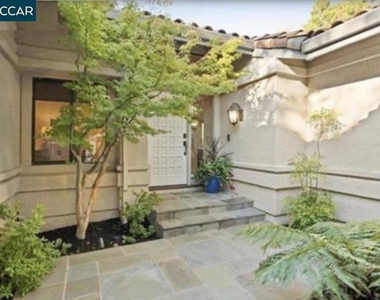 306 Live Oak Dr - Photo Thumbnail 3