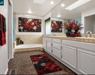 306 Live Oak Dr - Photo Thumbnail 31