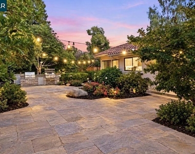 306 Live Oak Dr - Photo Thumbnail 40