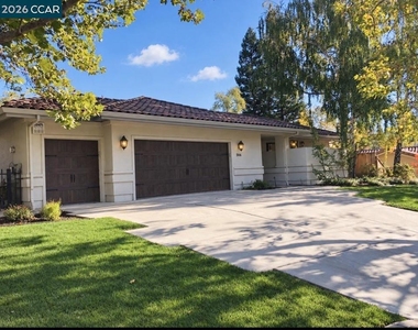 306 Live Oak Dr - Photo Thumbnail 1