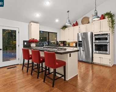 306 Live Oak Dr - Photo Thumbnail 11
