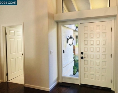 306 Live Oak Dr - Photo Thumbnail 4