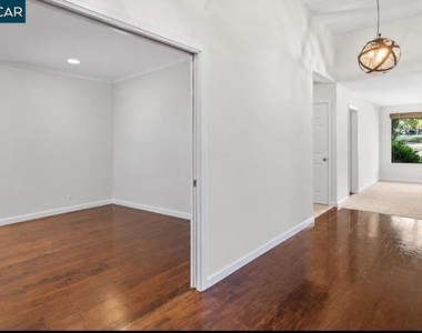 306 Live Oak Dr - Photo Thumbnail 10