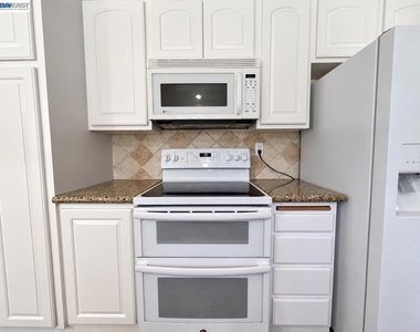 2935 Sombrero Cir - Photo Thumbnail 39