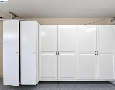 2935 Sombrero Cir - Photo Thumbnail 32