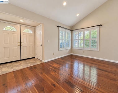 2935 Sombrero Cir - Photo Thumbnail 8