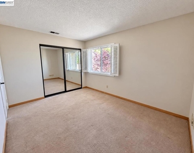 2935 Sombrero Cir - Photo Thumbnail 25