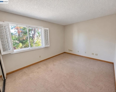 2935 Sombrero Cir - Photo Thumbnail 24