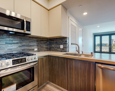 1070 S Bedford Street - Photo Thumbnail 15