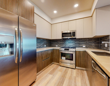 1070 S Bedford Street - Photo Thumbnail 12