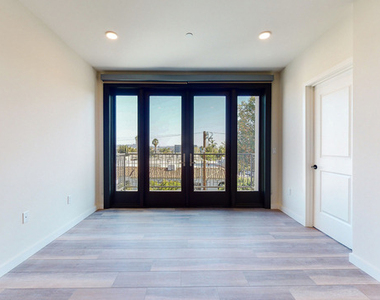 1070 S Bedford Street - Photo Thumbnail 9
