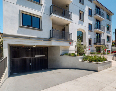 1070 S Bedford Street - Photo Thumbnail 1