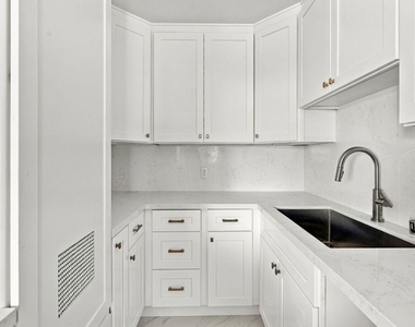 7743 W Manchester Avenue - Photo Thumbnail 12