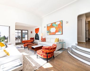 1761 N Orange Grove Avenue - Photo Thumbnail 3