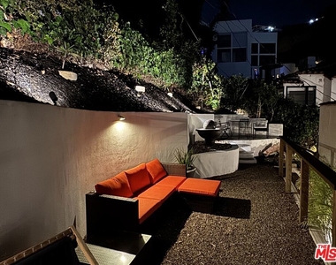 1761 N Orange Grove Avenue - Photo Thumbnail 39